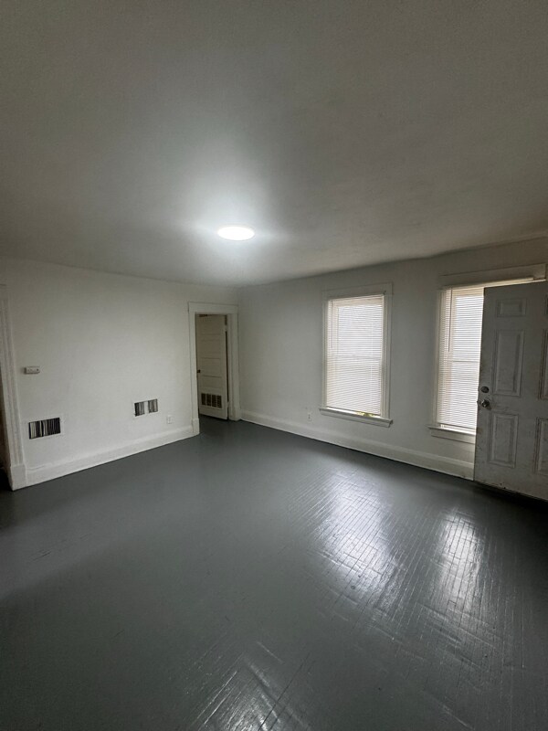 Foto del edificio - 645 Woodland Ave
