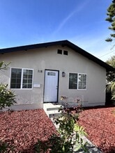 Building Photo - 118 Cedar Ave