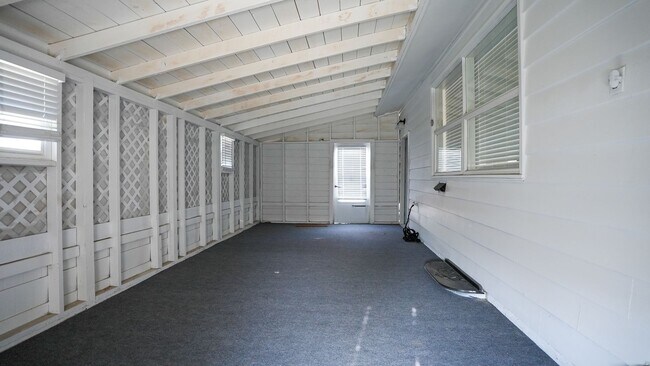 Foto del edificio - Comfort & Convenience: 3BR Home with Garage, RV Parking, and Flex Room