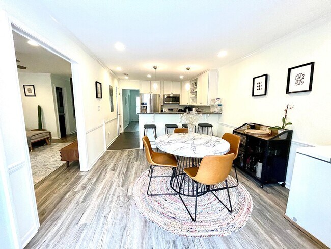 Building Photo - 838 Heritage Sq