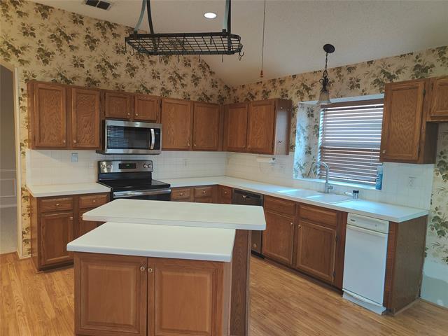 Foto del edificio - 9909 Belfort Dr