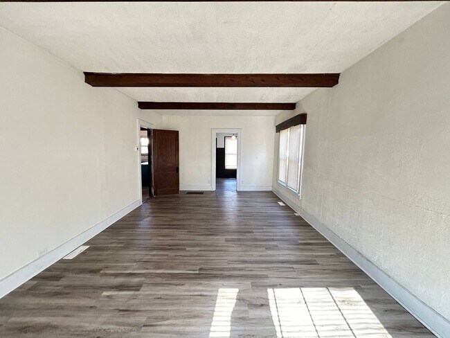 Foto del edificio - Nicklin Home