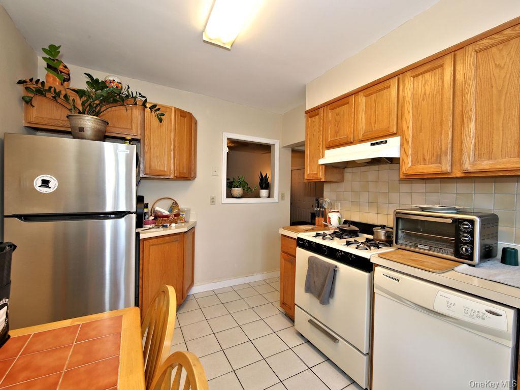 Primary Photo - 110 Bradford St