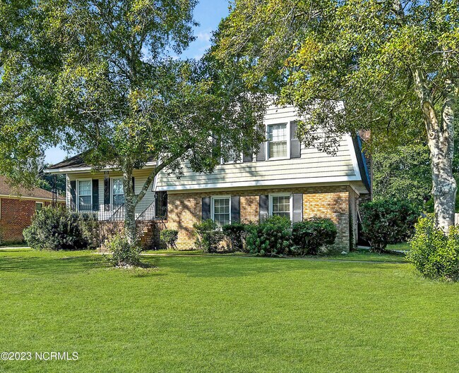 Building Photo - 701 Brunswick Pl SE