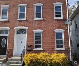 Building Photo - 313 E Broad St