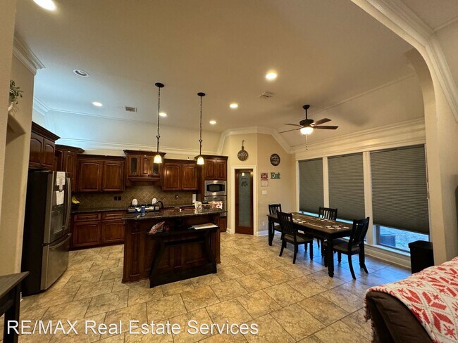 Building Photo - 4 br, 3 bath House - 304 Tottenham