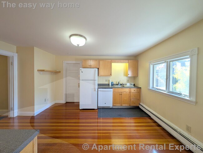 Foto del edificio - 41 Bay State Ave