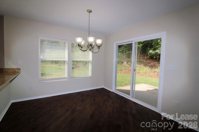 Foto del edificio - 13011 Lake Erie Ln
