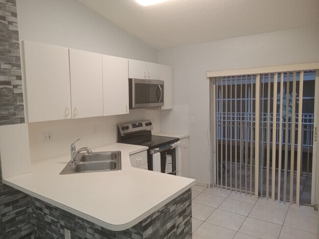 Foto del edificio - 2589 W 76th St
