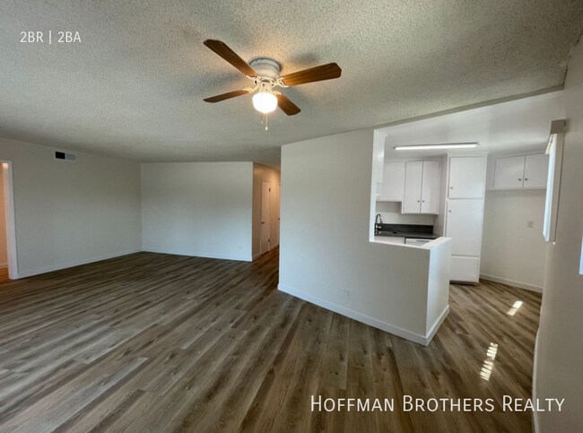Foto del edificio - 6041 Whitsett Ave