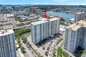 Foto del edificio - 230 NE 174th St