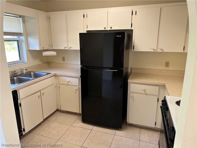 Foto del edificio - 5003 Manatee Dr