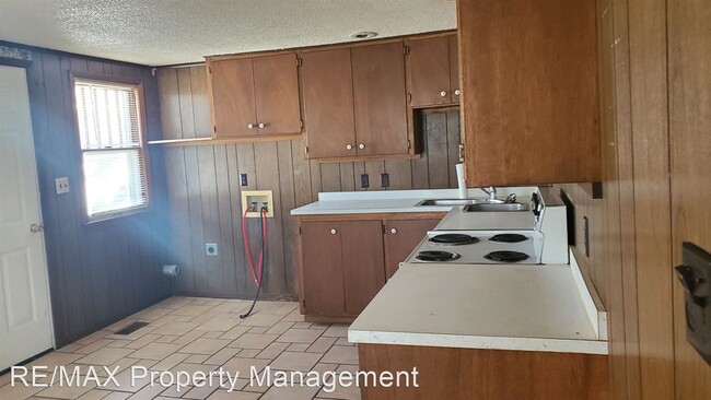 Building Photo - 2 br, 1 bath House - 1010 E. Park