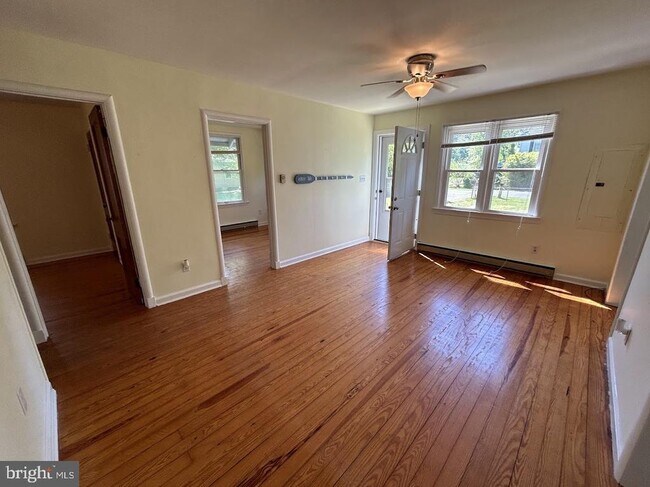 Building Photo - 227 Lincoln Ave