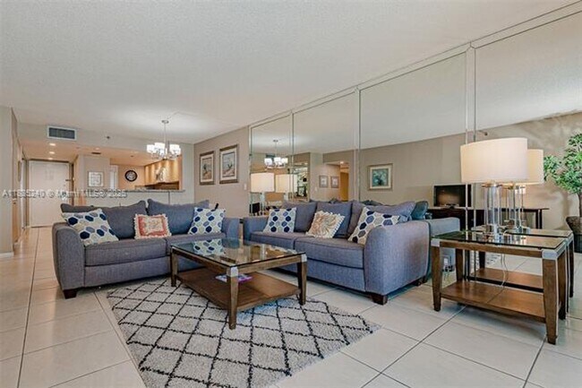 Foto del edificio - 1717 N Bayshore Dr