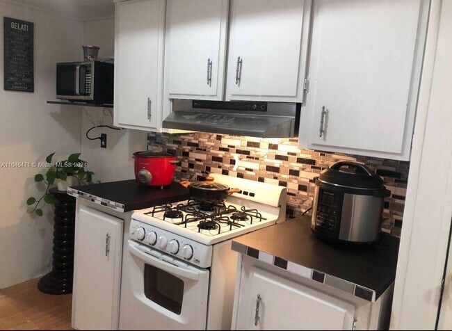 Foto del edificio - 13121 SW 17th St