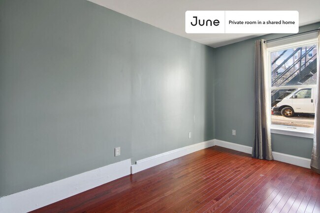 Building Photo - Room in Shared 7 bed/2 bath home in Allston