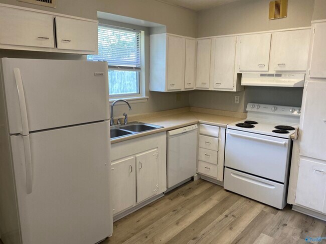 Foto del edificio - 435 S Edgemont Cir NW