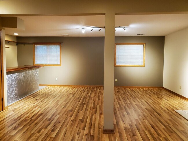 Foto del edificio - Elliot Park Minneapolis, Stand Alone House, Updated and Eco-friendly