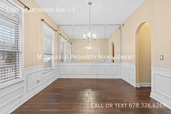 Foto del edificio - 1209 Heartwood Ave