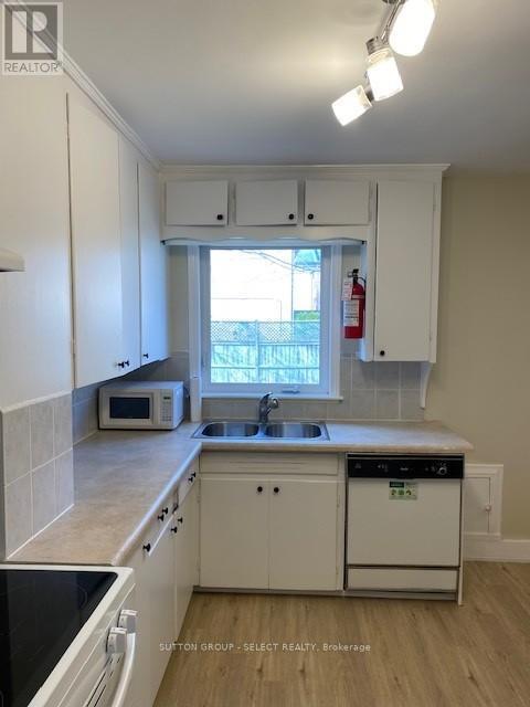 Building Photo - 372 Cedar Ave