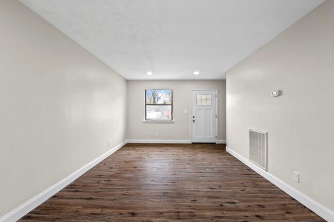 Foto del edificio - 3334 Gundy Dr