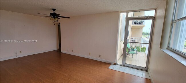 Building Photo - 480 Executive Center Dr