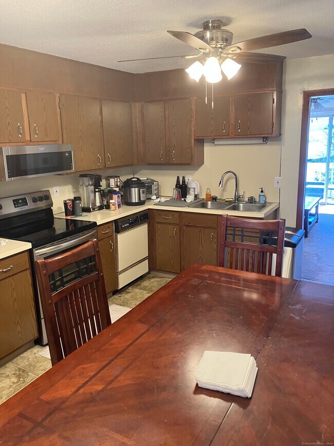 Foto del edificio - 671 Wilson St