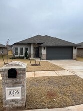 Building Photo - 10496 Turtle Back Dr