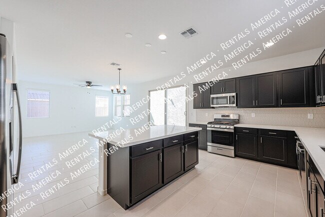 Foto del edificio - 3768 N 99th Dr