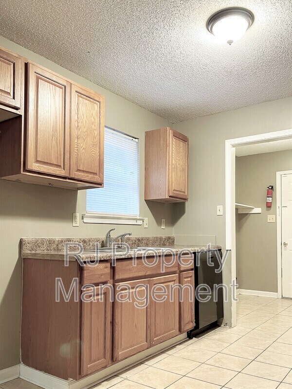 Foto del edificio - 4615 Addington Dr