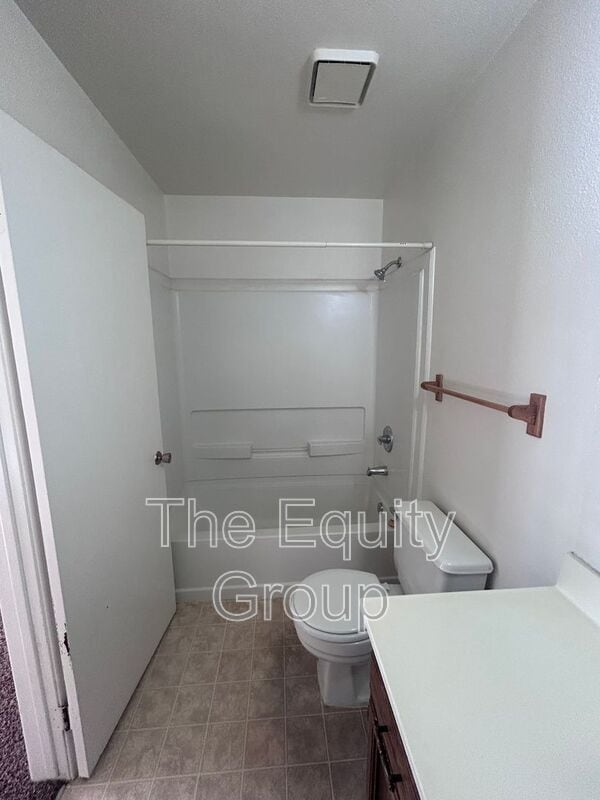 Building Photo - 4224 W Cypress Ave