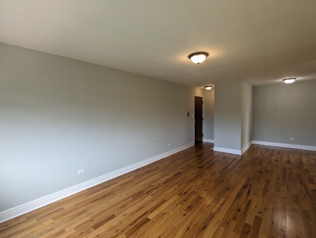 Foto del edificio - 696 Elm Pl