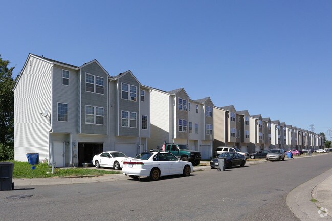Building Photo - 5706 NE 135th Ave