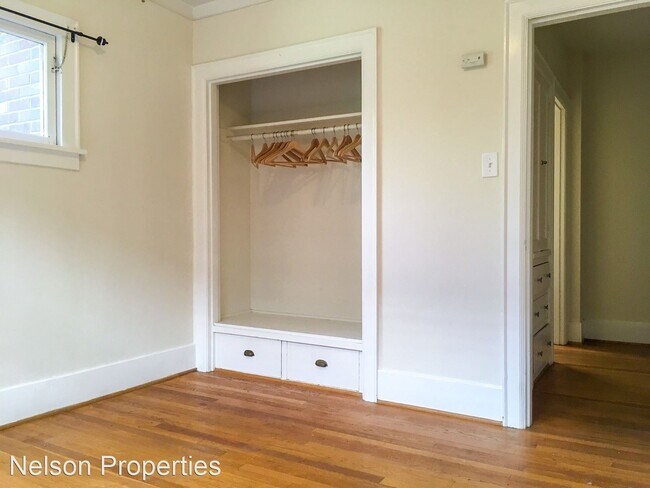 Foto del edificio - 4718 11th Ave NE