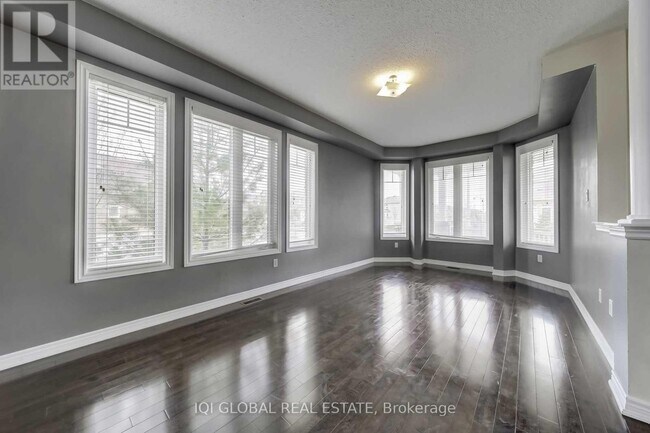 Building Photo - 2 Bowkett Dr