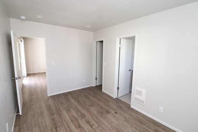 Building Photo - 3617 Ocean Front Walk