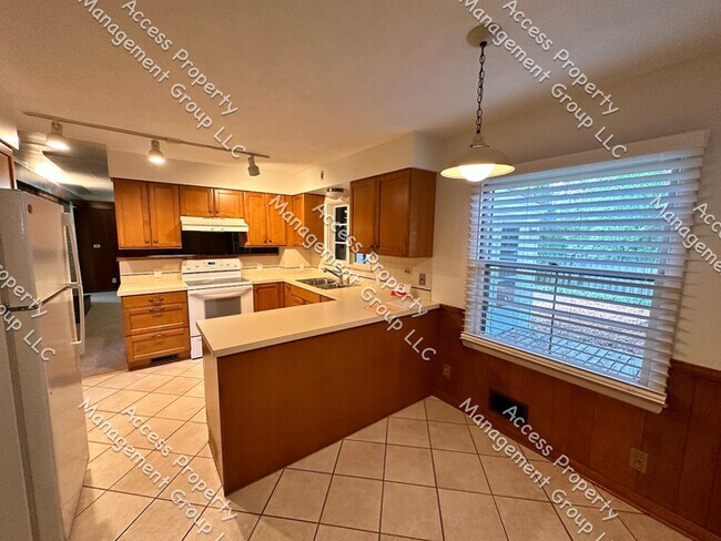 Building Photo - Beautiful Three Bedroom Home by East GR