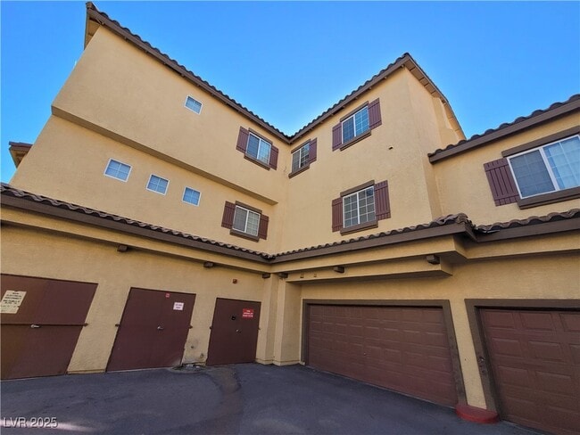 Building Photo - 5965 Palmilla St