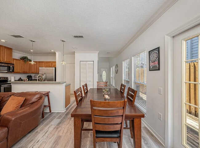 Foto del edificio - 402 S Willow Ave