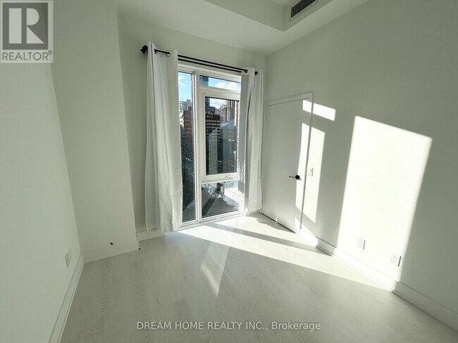 Photo du bâtiment - 308 Jarvis St