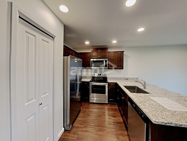 Foto del edificio - 16502 22nd Ave Ct E