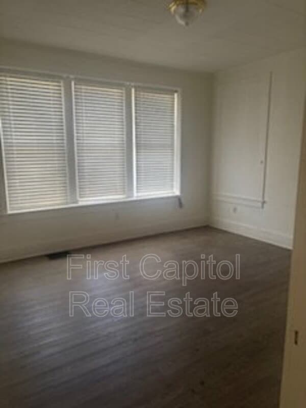 Building Photo - 1800 Market St