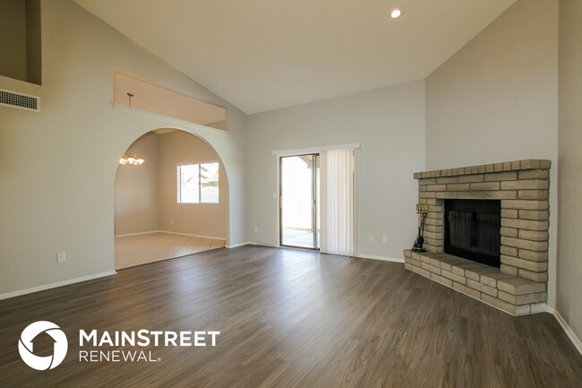 Foto del edificio - 6504 W Mountain View Rd