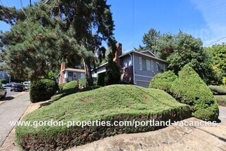 Building Photo - 4239 SE 15th Ave