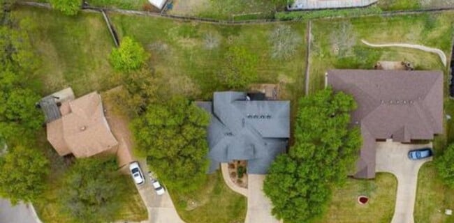 Building Photo - 1903 High Ridge Trail