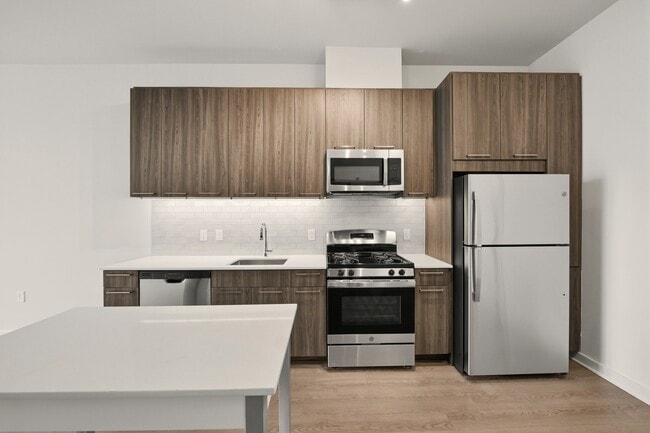 Building Photo - Cortland Columbia Pike