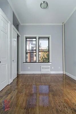 Building Photo - 323 W 14th St