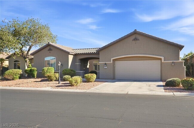 Foto del edificio - 5707 Golden Leaf Ave