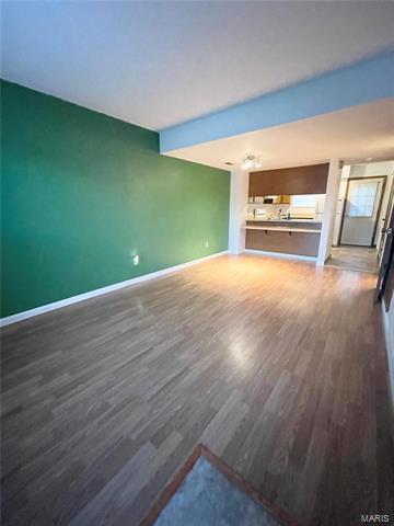 Foto del edificio - 445 Colleen Dr